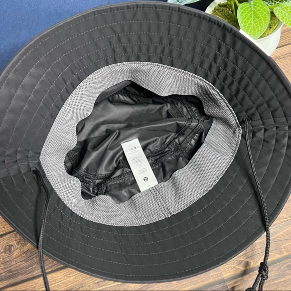 Lululemon Patch Logo Bucket Hat NWT Size S/M (Black) - Picture 13 of 16